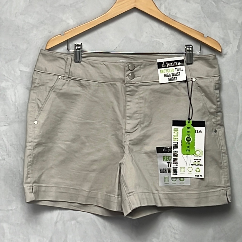 NWT d.jeans Khaki Recycled Twill High Waist Short. Size 16